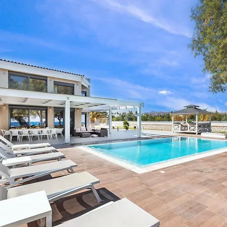 Villa Kiotari Dream Beachfront *