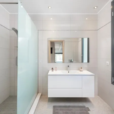 Kiotari Dream Beachfront Villa *