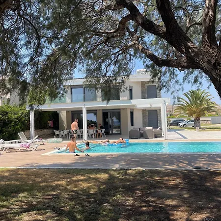 Kiotari Dream Beachfront *